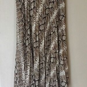Pleated Skirt -